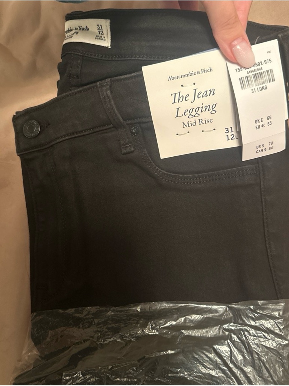 Abercrombie & Fitch Mid-Rise Jean Legging in Black